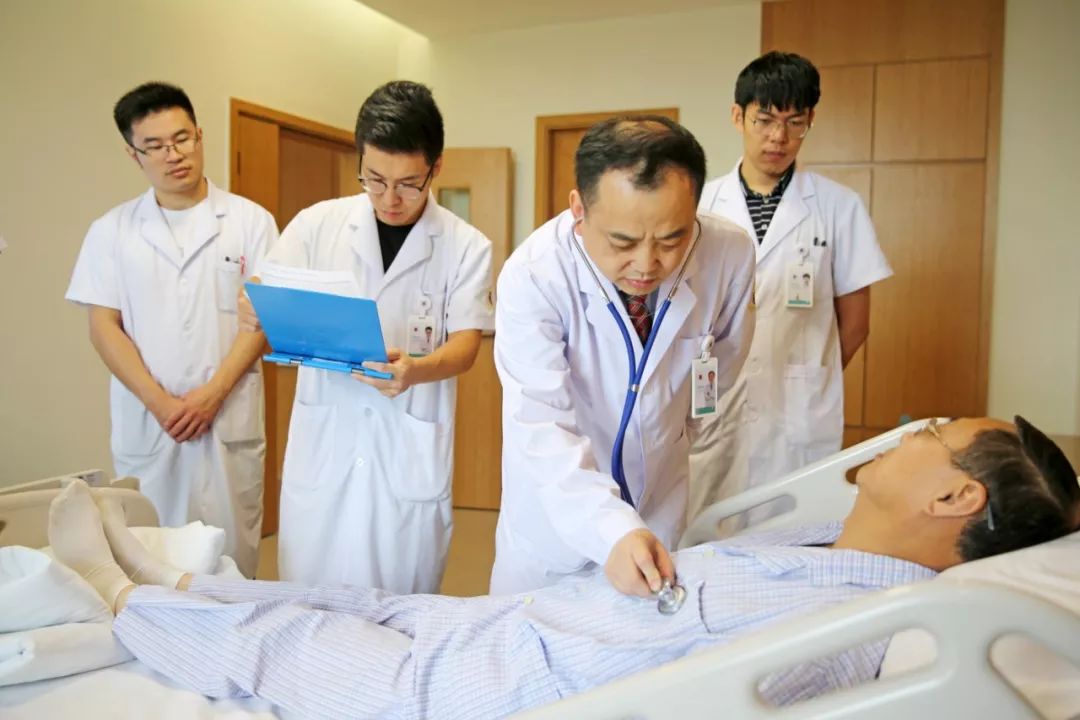 原以為的心臟大手術(shù)并沒有發(fā)生，醫(yī)術(shù)治愈患者，還暖人心
